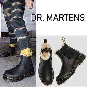 DR. MARTENS LEONORE BLACK FUR LINED CHELSEA BOOT SIZE 6